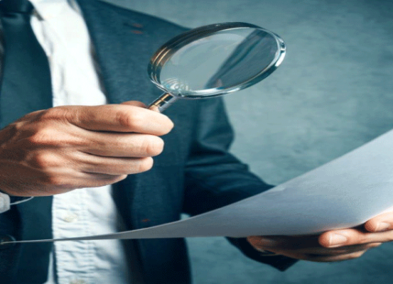 Dados de 2020 para 2021 representando a continuidade das obrigações fiscais ECD e ECF, destacando a missão sem fim no cumprimento das exigências tributárias.